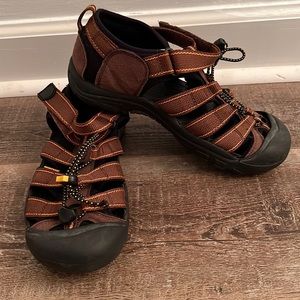 Keen Sandals Boys size 6
